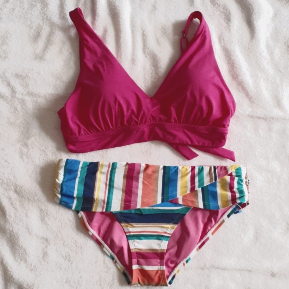 2 pc bikini Fuschia tie back top & multi-colored bikini bottom.  Size 8